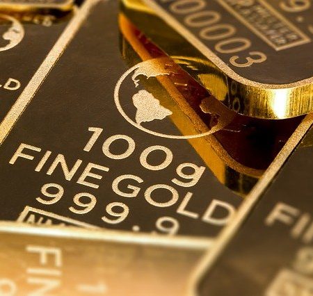 Hedge funds cover bearish gold bets; push prices to $1,900 as inflation threat rises
